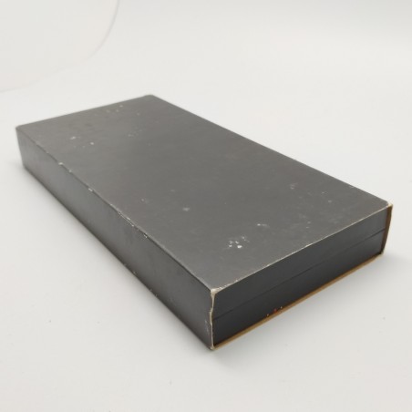 Cofanetto con tagliacarte Ferrari Formula 23x11x3 cm. Ondulature, inusato.