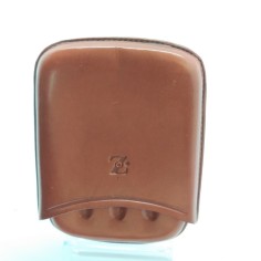 Portasigari in cuoio marrone Z, dimensioni 10,5x8,5 cm. Graffi lievi, inusato