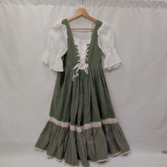 Abito donna stile tradizionale con camicetta bianca e grembiule verde tg S/M