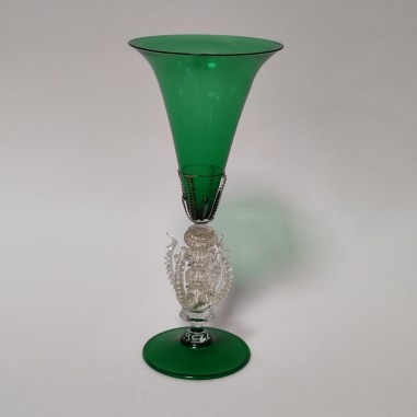 Vaso in vetro di Murano tardo 800 primo 900 coppa e base verde h. 23,5 cm