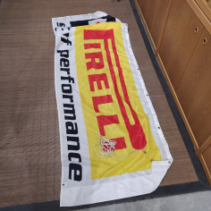 Stendardo o bandiera Pirelli in tessuto con anelli. Necessita pulizia 2