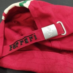 Cappellino Ferrari con autografo di Barrichello taglia unica. Aloni 2