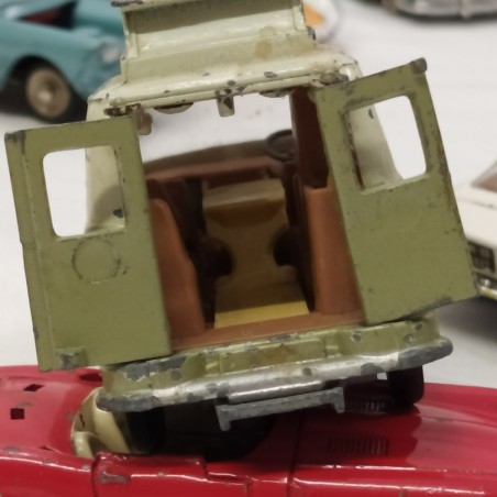 Lotto di 33 modelllini di vetture Corgi, Matchbox e altre marche sc. 1/43