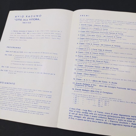 Volantino con programma avio raduno Città della Vittoria 1935. Ingiallimento