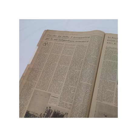Rivista Le vie dell'aria, per i 10 anni della fondazione aeronautica 1933. Aloni