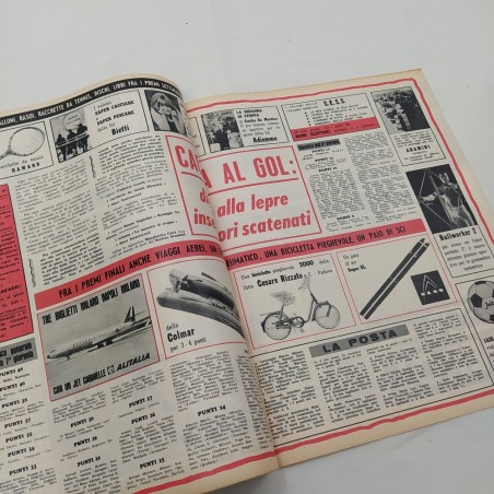 Rivista Lo sport illustrato 1965. Ingiallimenti