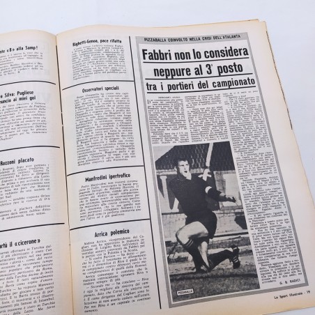 Rivista Lo sport illustrato 1965. Ingiallimenti