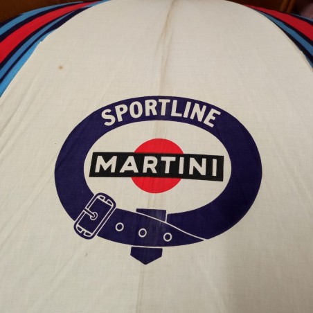 Lotto di 2 ombrelli Martini con manici in legno. Ingiallimenti