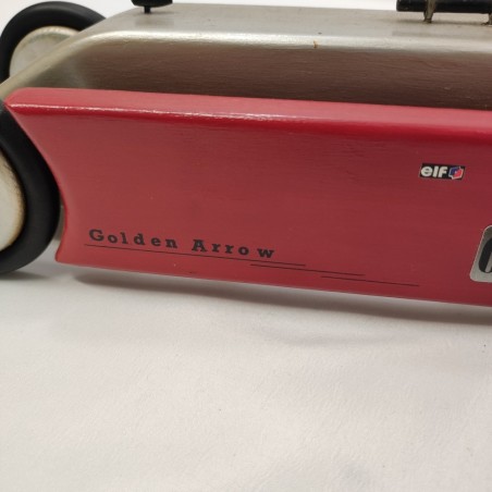 Modellino auto sportiva in legno Golden Arrow Irving Napier Special GP2011