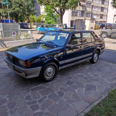 Autovettura Alfa Romeo Giulietta 1600 anno 1983 280.000 km blu