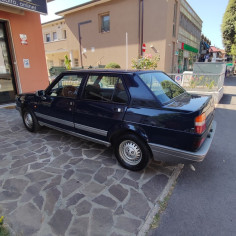 Autovettura Alfa Romeo Giulietta 1600 anno 1983 280.000 km blu 2