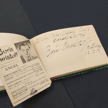 Album con 52 autografi cantanti lirici anni '50/'60. Buono