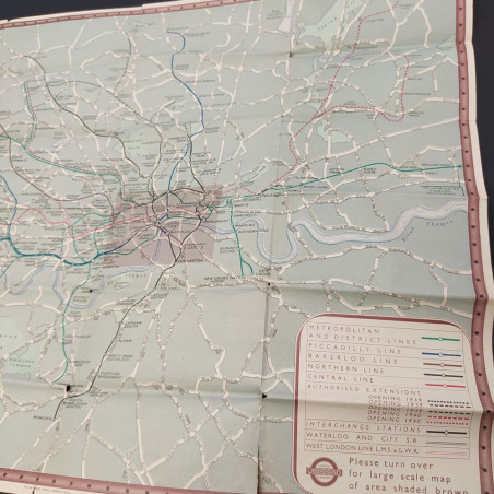 Mappa tascabile dei trasporti Railway e mappa di Londra 1938. Segni del tempo