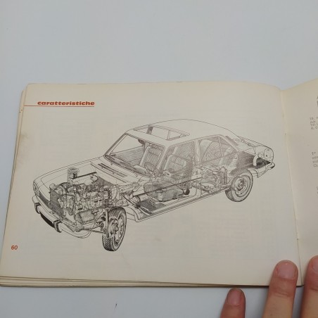 Peugeot 504, Guida manutenzione. Pieghe e ingiallimenti diffusi