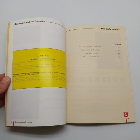 Libretto uso manutenzione Citroen AX 2007. Copertina con pieghe sul bordo