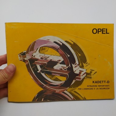 Libretto uso manutenzione Opel Kadett-D 1981. Copertina in condizioni mediocri