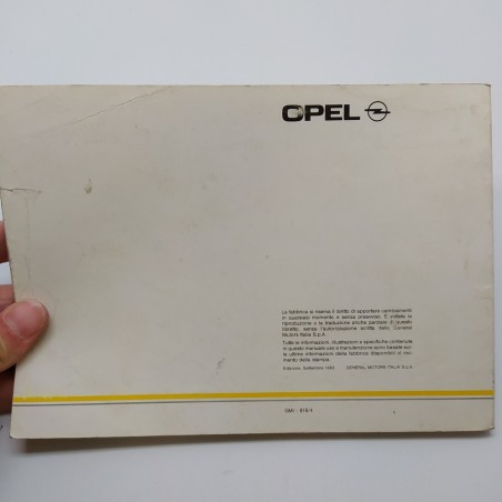 Libretto uso manutenzione Opel Astra 1993. Macchie e ingiallimenti