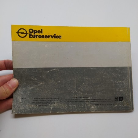 Libretto uso manutenzione Opel Kadett 1984. Copertina segnata