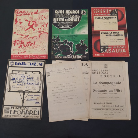 Lotto di 10 libretti con spartiti di musica leggera anni '30/'40. Ingiallimenti