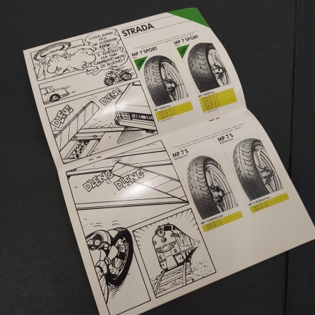 Catalogo pneumatici Pirelli con fumetto. Copertina impolverata. Buono