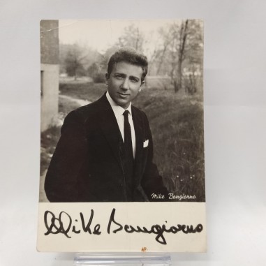 Cartolina con foto autografa di Mike Bongiorno. Buono