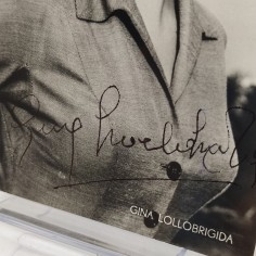 Cartolina Gina Lollobrigida con autografo. Ottima 2