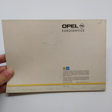 Libretto uso, manutenzione e sicurezza Opel Corsa 1990. Pieghe e ingiallimenti