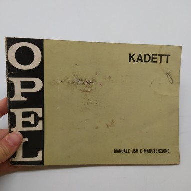 Opel Kadett Libretto uso manutenzione 1970. Rilegatura parzialmente scollata.