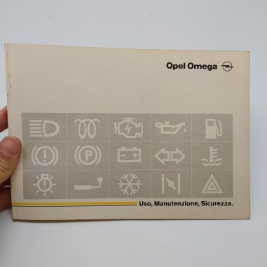 Opel Omega Libretto uso, manutenzione e sicurezza 1990. Macchie e ingiallimenti