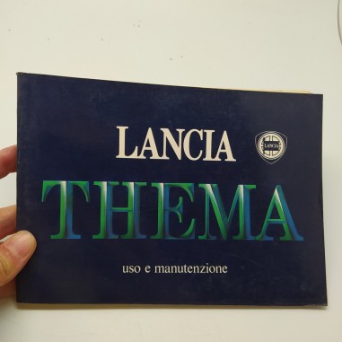 Libretto uso manutenzione Lancia Thema 1987. Ingiallimenti e macchie