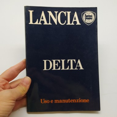 Libretto uso manutenzione Lancia Delta 1984. Timbro interno, macchie