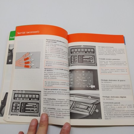 Libretto uso manutenzione Lancia Delta 1984. Timbro interno, macchie