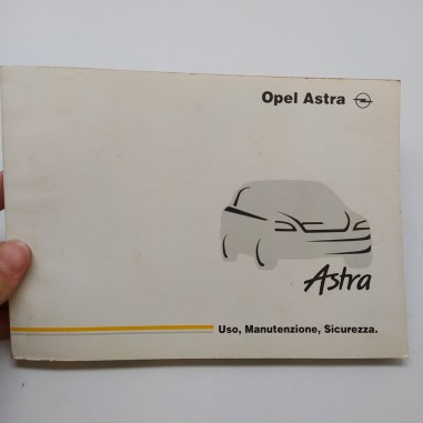 Astra Libretto uso manutenzione Opel 1998. Copertina polverosa e con pieghe