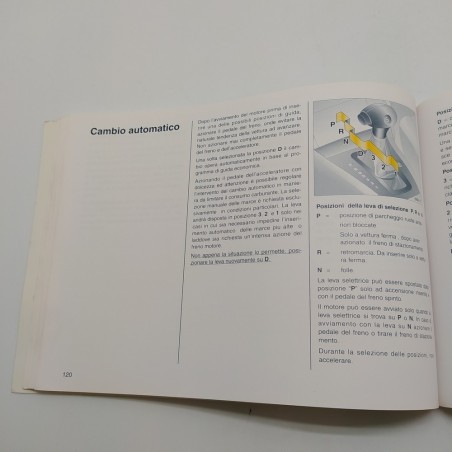 Astra Libretto uso manutenzione Opel 1998. Copertina polverosa e con pieghe