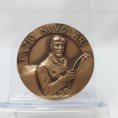 Medaglia celebrativa Tazio Nuvolari in bronzo 1892- 1992, diam. 5 cm. Macchia