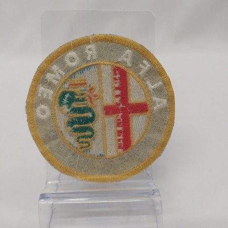 Toppa ricamata Alfa Romeo, diam. 7,5 cm. Ottimo