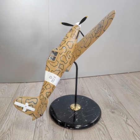 Modellino statico aereo Macchi MC 205 Veltro livrea mimetica deserto
