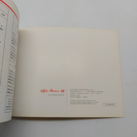 Manuale uso e manutenzione Alfa Romeo mod. 164, 1987. Polvere e ingiallimenti