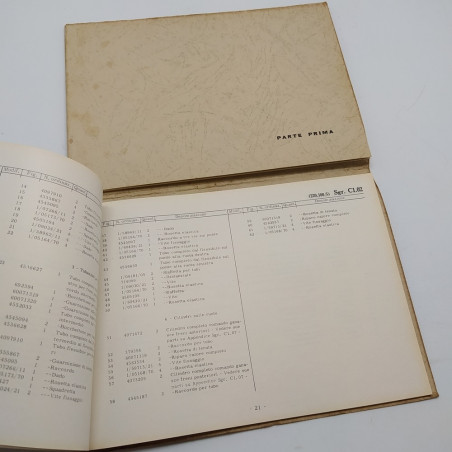 Catalogo parti di ricambio Fiat autocarri 643 N, 643 N1, 1° ed. 1963. Macchie