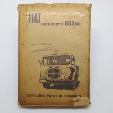 Catalogo parti di ricambio Fiat autocarro 682 N2, 2° ed. 1957. Macchie