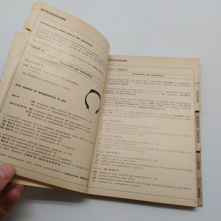 Catalogo tecnico pneumatici 1972/73 Pirelli, 1972. Condizioni mediocri