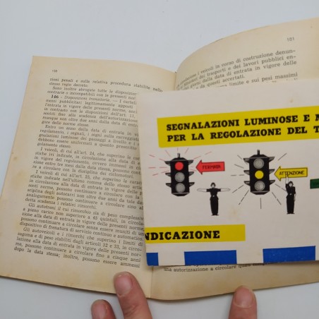 Ed. Aquila "Il nuovo codice della strada 1959". Macchie e pieghe