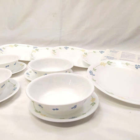 Servizio piatti Corelle 6 coperti 18 pezzi Secret Garden nuovo