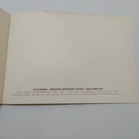 Manuale uso e manutenzione AR6 Alfa Romeo 1986. Ingiallimenti e macchie