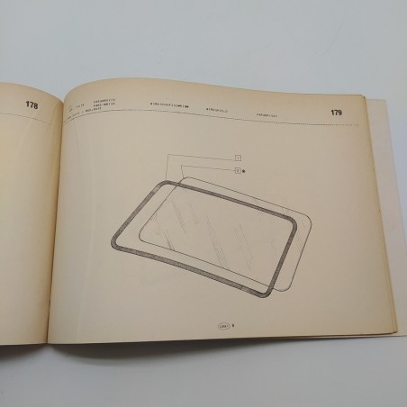 Fiat Catalogo parti di ricambio carrozzeria multilingue mod. 127, 1975. Discreto
