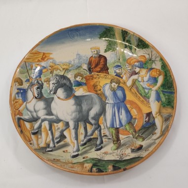 Urbino piatto in maiolica istoriato d. 28 cm trionfo di David sugli Assiri