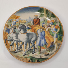 Urbino piatto in maiolica istoriato d. 28 cm trionfo di David sugli Assiri 2