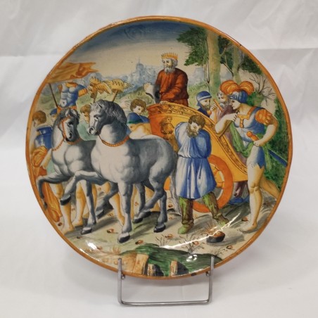 Urbino piatto in maiolica istoriato d. 28 cm trionfo di David sugli Assiri