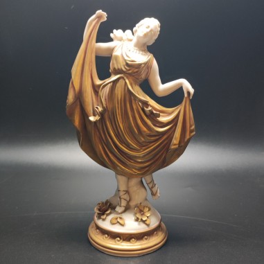 Ceramica Capodimonte su stampo Ginori finitura in oro figura danzante h. 23 cm