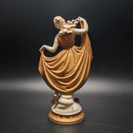 Ceramica Capodimonte su stampo Ginori finitura in oro figura danzante h. 23 cm